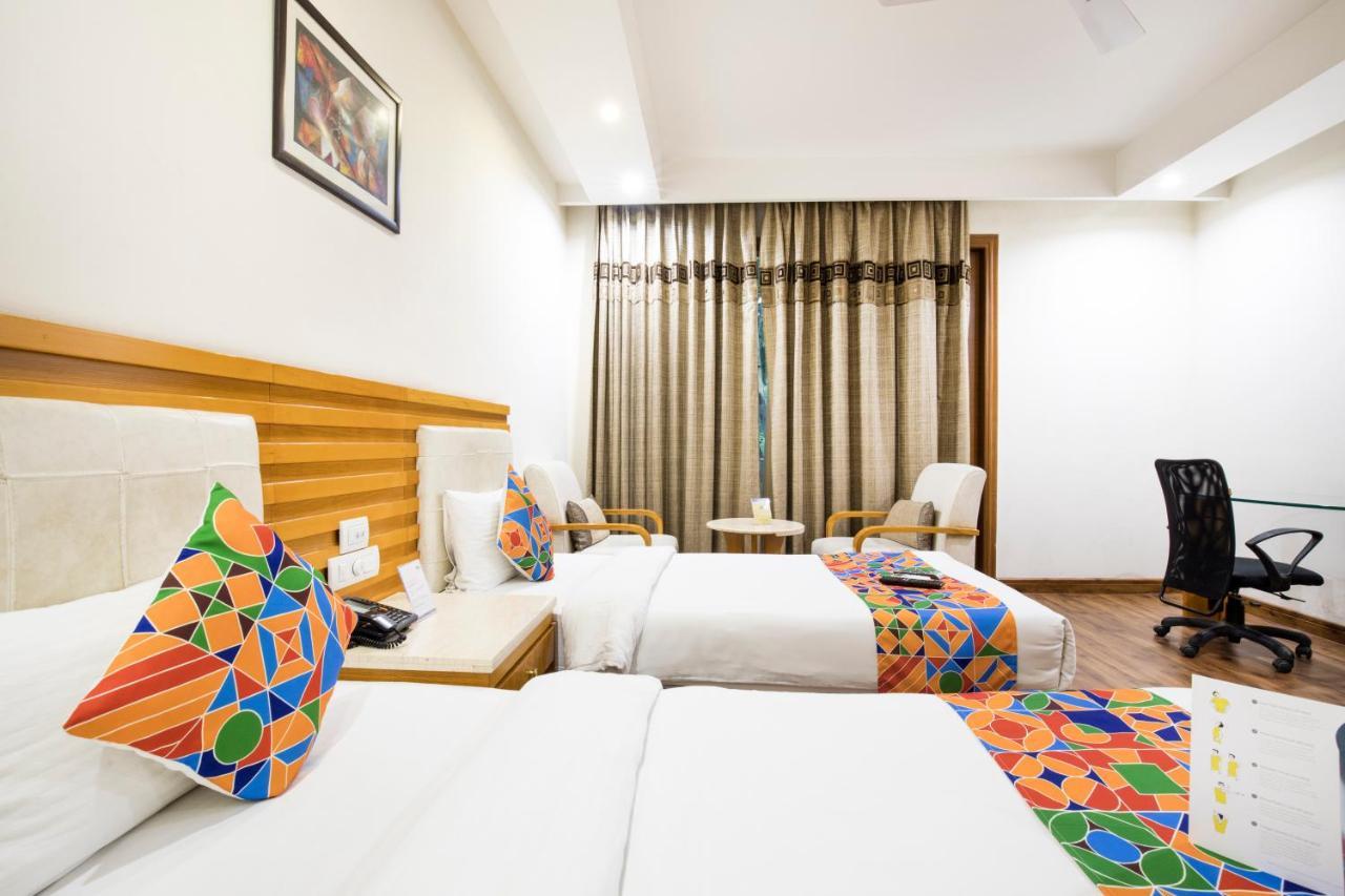 Fabhotel Grd Dlf Square Gurgaon Extérieur photo